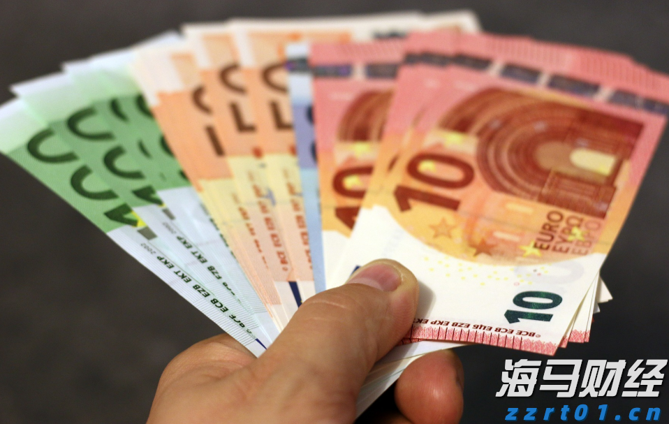A股收评 | 创业板指大涨1.86% 突破2400点整数关口！算力硬件股延续强势