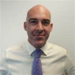 特朗普称赞“悉尼妹”广告 美鹰服饰(AEO.US)股价飙升创25年新高